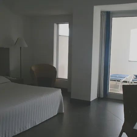 Otel Punta San Martino 4*