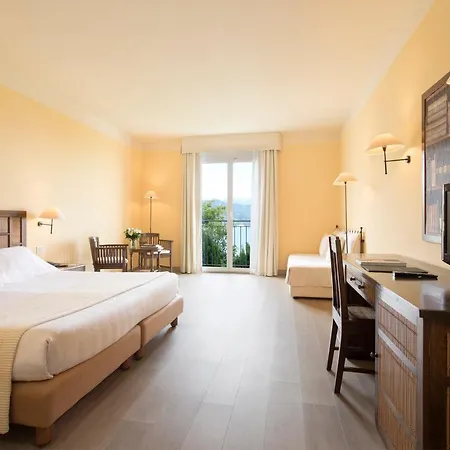 ホテル Punta San Martino 4*