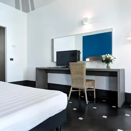 ホテル Punta San Martino 4*