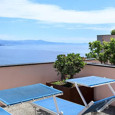 Punta San Martino 4* アレンツァーノ