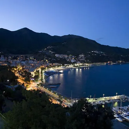 ホテル Punta San Martino 4*