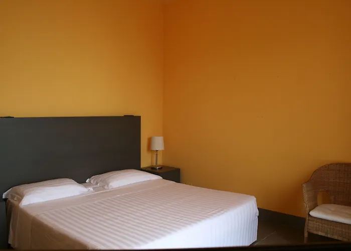 Punta San Martino فندق أرنزانو