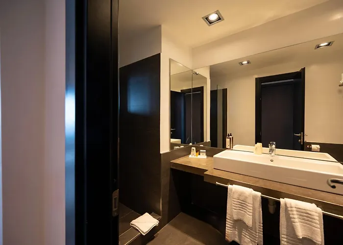 Punta San Martino فندق أرنزانو